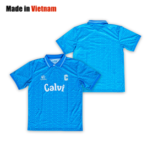 เสื้อฟุตบอลสั่งทำจากโรงงาน ระบายอากาศได้ดี แขนสั้น สำหรับฤดูร้อน พิมพ์ลายแบบซับลิเมชั่น สีสันปรับแต่งได้ คลาสสิค ฟุตบอล 100% - Product Image 3