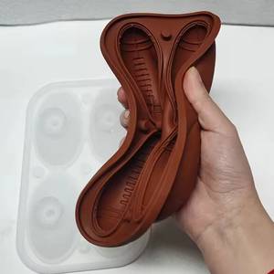 Moule à glaçons sphériques en silicone sur le thème du whisky, 2 pouces, pour les fans de sport - Product Image 5