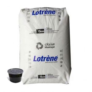 HDPE de alta rigidez Q 5502BN Moldeo por soplado Pellet Materia prima de grado alimenticio con alto flujo para aplicaciones de envasado de alimentos - Product Image 1