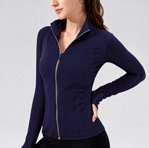 Veste de yoga pour femme avec fermeture éclair dorée, respirante, coupe ajustée, col montant, provenant de notre entrepôt américain. - Product Image 1