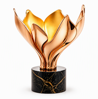 Trophée en métal doré rose avec logo gravé, récompense polie pour événements sportifs, cérémonies d'entreprise et célébrations