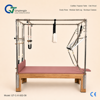 Table trapèze Cadillac en bois de chêne rose poussiéreux, avec pieds modulaires fendus et plateau plat antidérapant, pour cours de bien-être en boutique
