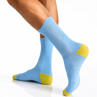 Chaussettes de sport respirantes avec compression de la voûte plantaire et logo personnalisé pour la course à pied