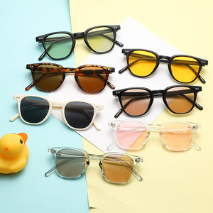 <span class=keywords><strong>Lunettes</strong></span> de soleil pour enfants anti-ultraviolet <span class=keywords><strong>Lunettes</strong></span> à monture carrée <span class=keywords><strong>Lunettes</strong></span> de soleil polarisées pour enfants à monture ronde - Product Image 1