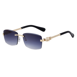 แว่นกันแดดทรงเสือดาวไร้กรอบสำหรับผู้ชาย เลนส์ PC ป้องกันรังสียูวี 400 ระดับ 2  โครงสีทอง เทา ดำ ดีไซน์ทันสมัย - Product Image 2