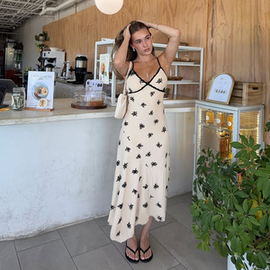 เดรสยาวทรงเอวธรรมชาติ สายเดี่ยว คอวี แต่งผ้าลูกไม้ลายดอกไม้สีดำขาวตัดกัน ดีไซน์ชายกระโปรงไม่สมมาตร ระบายอากาศได้ดี สไตล์ลำลองหรูหรา - Product Image 2