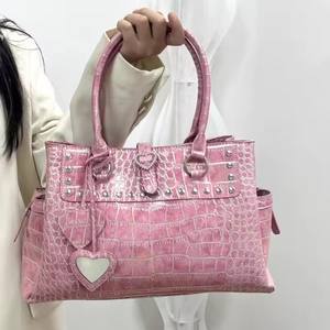 Borsa Tote <span class=keywords><strong>Rosa</strong></span> con Motivo Coccodrillo Stile Y2K, Design Love, Borsa a Tracolla da Donna con Rivetti e Tasca Laterale, Borsa a Spalla di Marca per il Pendolarismo - Product Image 3