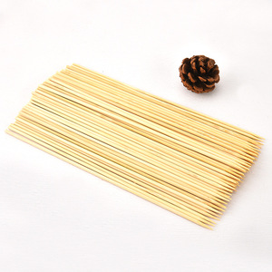 Brochetas de bambú puramente natural de 35cm, 30cm, 25cm y 20cm para barbacoa, cocina, repostería y frutas, hechas en China. - Product Image 5