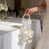 Bouquet de mariée S531 fini, luxueux, vintage, européen, élégant, avec fleurs de lys Calla, lotus et perles, à cordon de serrage