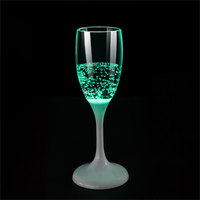 Özel Led yanıp sönen bardaklar içecek su suyu şarap su karanlıkta içecek bardağı es bardak yanar LED Glow içecek bardağı fincan