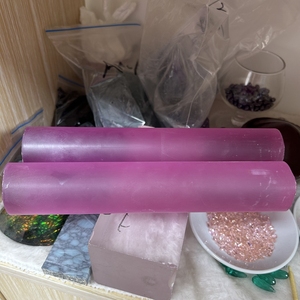 พลอยทับทิมสีชมพูสังเคราะห์รูปทรงกระบอก น้ำหนัก 1 กิโลกรัม วัตถุดิบแซฟไฟร์สังเคราะห์สำหรับเจียระไน ลูกปัดพลอยหลวม - Product Image 2