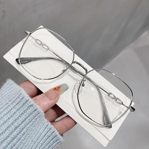 Nouvelles montures de lunettes carrées en métal pour femmes O4 58003, verres PC anti-lumière bleue, design double anneau, origine Taizhou, largeur moyenne - Product Image 4