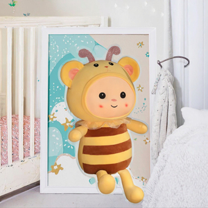 Bán buôn tùy chỉnh PP bông nhồi bông búp bê bé Bee Coat phim hoạt hình Kawaii Đồ chơi sang trọng 25cm utop thương hiệu cho unisex lứa tuổi 5-7 năm - Product Image 3