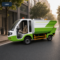 Camion de collecte des déchets résidentiels à quatre roues avec benne arrière et système de levage, véhicule sanitaire avec groupe hydraulique