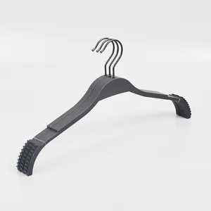 Free Sample Zara Style Matte Black T-shirt Plastic Hanger Anti Slip Plastic Clothes Hanger