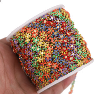 Chaîne de marguerites en émail |   Chaîne de perles en acier inoxydable plaqué or 18K avec fleurs colorées pour la création de colliers et bracelets DIY - Product Image 3