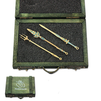 Vente en gros Mini taille Miniature petites munitions jouet pistolet modèle en bois boîte avec poignée en métal loquet en métal