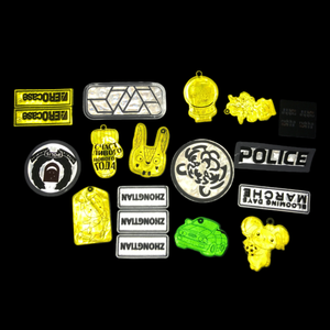 Nastro riflettente in <span class=keywords><strong>Pvc</strong></span> di alta qualità materiale riflettente verde logo dei cartoni animati bagliore nel buio personalizzato di fabbrica - Product Image 2