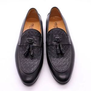 2026 Best-Selling Embossed Fringed Men's Casual Shoes Breathable Leather Shoes Hand-Carved Men's leather Dress Shoes&Oxfords - Product Image 4