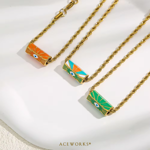 Collier tube Amour |   Chaîne en acier inoxydable plaqué or 18 carats PVD avec pendentif hexagonal en émail |   Œil protecteur soleil éclatant AMOUR <span class=keywords><strong>LOVE</strong></span> - Product Image 5