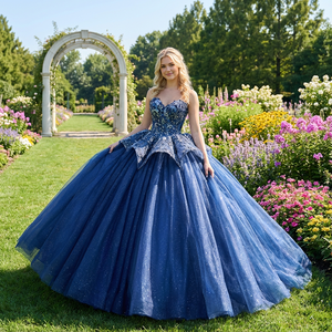 Robe de Quinceañera bleu marine scintillante à motif floral, col cœur, traîne chapelle, avec nœud, perles et dentelle, idéale pour fête d'anniversaire ou bal de promo - Modèle Dy6942-1 - Product Image 1