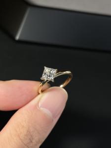 <span class=keywords><strong>Diamante</strong></span> coltivato in laboratorio 14K oro giallo massiccio taglio principessa anello di fidanzamento <span class=keywords><strong>solitario</strong></span> <span class=keywords><strong>1</strong></span> <span class=keywords><strong>carato</strong></span> D VS1 <span class=keywords><strong>diamante</strong></span> - Product Image 3