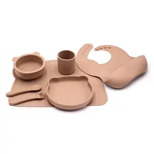 Lebensmittel qualität Platin Silikon Baby Fütterung produkte Set Fütterung zubehör mit Saug basis Baby Lätzchen, Löffel Gabel Trenn platte