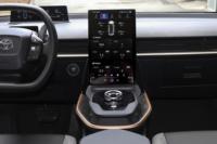 Toyota BZ3 2023, berline électrique, 616 km d'autonomie, batterie lithium, phares LED, conduite à gauche, pneus R18, caméra 360°, toit ouvrant, 5 places
