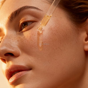 Huile de parfum MLM personnalisée, notes florales et boisées végétaliennes, harmonie pour une expérience olfactive rafraîchissante, sophistiquée et hydratante à tout moment - Product Image 4