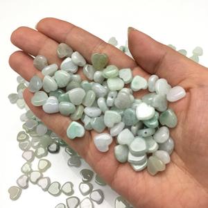 Vente en gros de perles coeur en <span class=keywords><strong>jade</strong></span> bricolage 9*10mm <span class=keywords><strong>jade</strong></span> amour Myanmar avec trou complet - Product Image 4