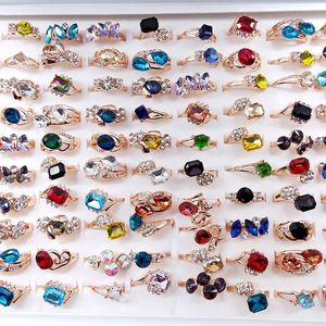 Lot en gros de bagues plaquées or avec cristaux pour femmes, bijoux colorés en strass et zircon, bagues de mariage vintage et tendance - Product Image 1