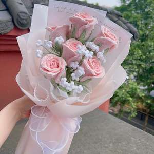 Exquisito Ramo <span class=keywords><strong>de</strong></span> Rosas <span class=keywords><strong>de</strong></span> Algodón Tejido a Mano - Arreglo Floral <span class=keywords><strong>de</strong></span> Alta Calidad, Duradero, Romántico y Soñador para el Día <span class=keywords><strong>de</strong></span> Acción <span class=keywords><strong>de</strong></span> Gracias - Product Image 1