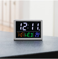 Jam Alarm Digital LED Dengan Tampilan Waktu, Tanggal, Hari, Suhu, Penyesuaian Kecerahan Otomatis, Snooze, Daya Ganda, Untuk Meja & Dinding