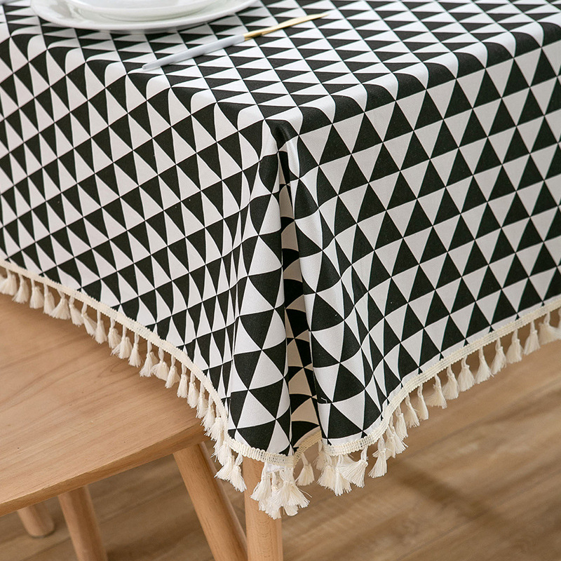 สามเหลี่ยมสีดำ