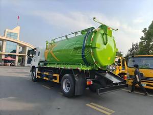 Camión de succión de aguas residuales Isuzu en oferta, especialmente diseñado para la limpieza de fosas sépticas y separadores de aceite. Volumen del tanque: 8-14 CBM. - Product Image 3