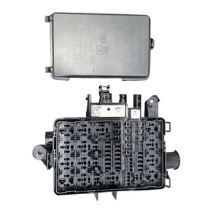 กล่องฟิวส์ห้องเครื่องยนต์กล่องแยกแบตเตอรี่กล่องจ่ายไฟ LK4Z14A068M LK4Z-14A068-M 150 350 - Product Image 4