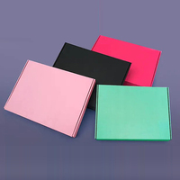 Cadeau d'expédition personnalisé en papier ondulé imprimé Boîte à vêtements de luxe Boîte à vêtements kraft emballage d'expédition de t-shirt vente en gros