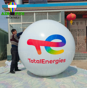 Jeu De Ballon D'anniversaire. Ballon Volant Gonflable Réaliste | Vecteur Premium