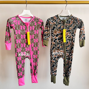 Pigiama con Cerniera per Neonati in Bambù 95% Personalizzato di Alta Qualità, Stampa Camouflage con Fiocco Rosa e Paperella, Tutina con Cerniera in Bambù per Bambini - Product Image 1
