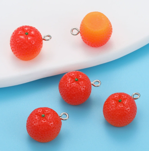 Charmes <span class=keywords><strong>de</strong></span> fruits <span class=keywords><strong>de</strong></span> simulation <span class=keywords><strong>de</strong></span> mode haut <span class=keywords><strong>de</strong></span> gamme, artisanat en résine 3D orange cerise avec accessoires à crochet, artisanat en résine à coller au réfrigérateur - Product Image 6