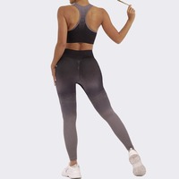 Ensemble de vêtements de sport confortables et respirants pour femmes, de course à pied, de fitness et de yoga, de style d'automne et de couleur dégradée pour femmes.