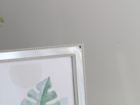 Nuevo Marco de Fotos Metálico Plateado Estilo INS 2026, Minimalista y de Lujo Ligero, con Delicado Adorno de Cuentas Pequeñas, para Fotos de 7 Pulgadas