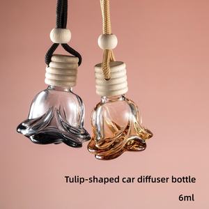 Bouteille diffuseur d'arômes pour voiture en forme de rose, 6 ml, 8 ml, 10 ml, colorée, à suspendre, vide, avec bouchon en bois - Product Image 1