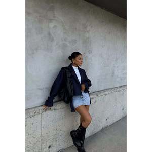 Veste pour femme bleu marine à boutons sur le devant - Product Image 1