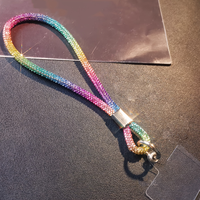 Hobbyworker Bling Rainbow Crystal Wrist Lanyard, Tali Pendek Bertabur Rhinestone, Gantungan Kunci Berlian untuk Aksesori Dompet Tas.