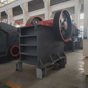 Mini broyeur de roche portatif pour le concassage de carrière Concasseur à mâchoires de moteur diesel avec moteur et composants de noyau d'engrenage à vendre - Product Image 3