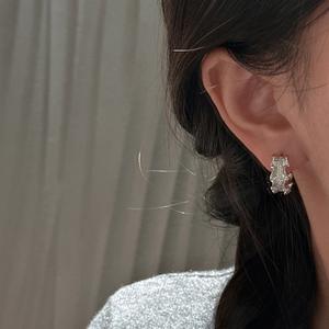 ต่างหูเงินแท้ Wenchi S925 ดีไซน์ขอบกระโปรง ประดับคริสตัลเพทายเต็มวง สไตล์ฝรั่งเศสวินเทจสุดหรูหรา รุ่นจีบคริสตัล - Product Image 2