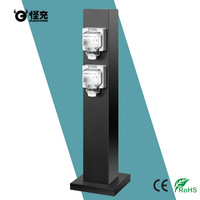Poteau de distribution électrique extérieur en métal 2 modules avec kit de boîtier, poteau électrique métallique résistant aux intempéries pour jardin, piscine et extérieur