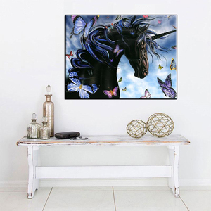 Алмазная живопись «Черная лошадь и бабочки» - Product Image 2