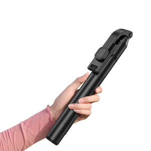 Perche à <span class=keywords><strong>selfie</strong></span> H9 de 180 cm avec <span class=keywords><strong>anneau</strong></span> lumineux, trépied stable et support de sol parapluie pour des selfies élégantes - Product Image 1